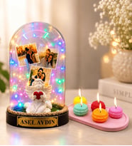 Kişiye Özel Yazılı 3 Fotoğraflı Renkli LED Işıklı Fanus (beyaz melek) ve 5'li Kokulu Makaron Mum Seti