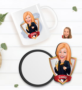 BK Gift Kişiye Özel Kadın Hakim Karikatürlü Beyaz Kupa ve Ahşap Bardak Altlığı Hediye Seti-1