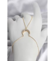 Pirinç Gold Renk Hilal Model Zirkon Taşlı Kadın Şahmeran - TJ-SN751