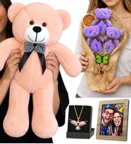 Kişiye Özel Fotoğraflı 50 cm Pembe Peluş Ayıcık, Renkli Anka Kuşu Kolye ve Mor Ayıcık Buketi Hediye Seti