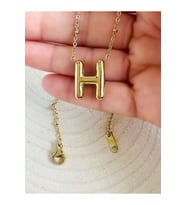 GOLD RENK H HARF ÇELİK BALON KOLYE ACR5655