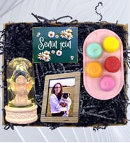 Kişiye Özel Led Işıklı Beyaz Melekli Fanus & Makaron Mum Seti