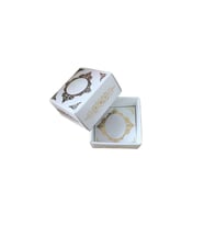 Komple Karton Kutu Saray Desen Gold Yaldız 4X4X2 CM (50 Adet)  Beyaz