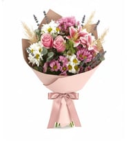 Tasarım Bukette Pembe Lilyumlar ve Papatyalar