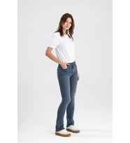 Özel Seri Açık Indigo Denim Monica24 Yumuşak Doğal His Veren Kadın Jean Pantolon