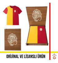 Galatasaray Lisanslı 5 Yıldızlı Yetişkin T-Shirt Hediye Aslan Ahşap Kutulu (Kırmızı)