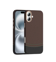 iPhone 16 Kılıf M-safe Şarj Özellikli Karbon Fiber Görünümlü Gros Kılıf Gold-Siyah