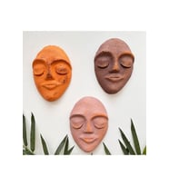 El Yapımı Yüz Heykeli Taş Duvar Dekoru 3'li Set, Modern Tasarım, Eskitme Taş Görünümlü Duvar Mask (Çok Renkli)