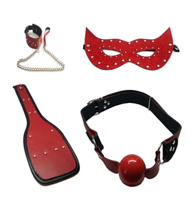 Kırmızı Fantazi Boyun Tasması Fantezi Deri Şaplak Fantezi Deri Ağız Topu Fantezi Deri Göz Maskesi + Erotik Masaj Yağı(Red Fancy Collar , Fancy Leather Spank , Fancy Leather Mouth Ball , Fancy Leather Eye Mask + Erotic Massage Oil)