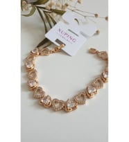 ÇELİK KADIN KALPLİ TAŞLI XUPİNG BİLEKLİK GOLD  RENK ATMAZ ANTİALERJİK 19 CM FMACCESORİES