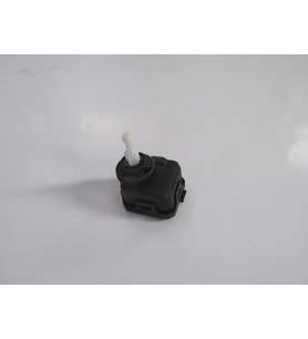 Volkswagen Bora 99/05 Far Motoru (12v)(yan Soket Gi·ri·şli·) (Bfn)
