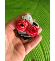 8X5 CM PEMBE TOMURCUK GÜLLÜ İĞNELİ BROŞ YAKA İĞNESİ TÜRBAN GİYİM AKSESUARI