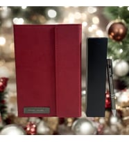 Kişiye Özel A5 15 x 22 Mıknatıslı Kapak Defter & Kişiye Özel Tükenmez Kalem Hediye Seti (Bordo)