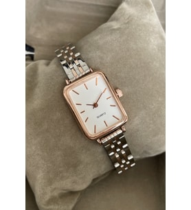 Estetik Özel Saat Kutulu Metal Kordonlu Rose Gold Gümüş Dikdörtgen Kadın Kol Saati Özel Anlar İçin Hediyelik Ürün Hanıma Kadına Arkadasa Dosta Flörte Sevgiliye Anneye Ablaya Kardese Yakınınıza Sürpriz Kol Saati Hediyesi Doğum Günü Yıldonumu