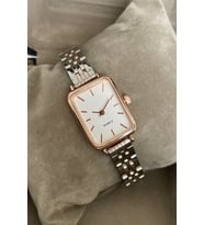 Estetik Özel Saat Kutulu Metal Kordonlu Rose Gold Gümüş Dikdörtgen Kadın Kol Saati Özel Anlar İçin Hediyelik Ürün Hanıma Kadına Arkadasa Dosta Flörte Sevgiliye Anneye Ablaya Kardese Yakınınıza Sürpriz Kol Saati Hediyesi Doğum Günü Yıldonumu