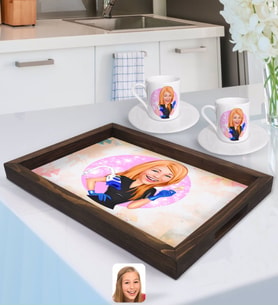BK Gift Kişiye Özel Kadın Güzellik Uzmanı Karikatürlü Doğal Ahşap Tepsi ve 2’li Kahve Fincan Seti-2