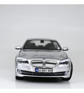BMW 535i Metal Model Araba Gri - Kişiye Özel Plakalı (1:24 Ölçek)