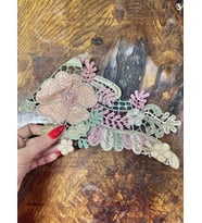 KABARTMA SİMLİ NAKIŞ İŞLEME APLİKE DİKİŞ AKSESUARI 27X24 CM