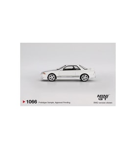 Mini Gt Nissan Skyline Gt-R (R32) Veilside Combat C-I White 1066