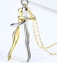 Sarılan Çift Unisex Sevgili Kolyesi Eşe Sevgiliye Hediye eck52sr (Sarı-Beyaz)