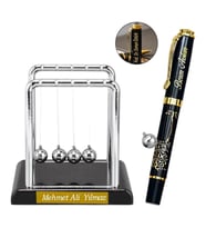 Kişiye Özel İsim Yazılı Newton Sarkaç Masa Dekoru ve Özel Tasarım Kalem Seti