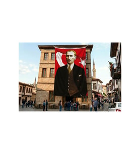 Takım Elbiseli Sivil Gazi Mustafa Kemal Atatürk Portre Ay Yıldız Poster Bayrak Premium Raşel Kumaş ATA40