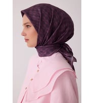 Belli Geometrik Desenli %100 Twill İpek Eşarp 4425D