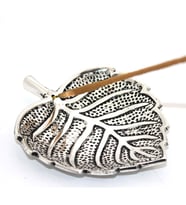 Metal Yaprak Tasarımlı Tütsülük 18*13 Cm