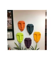 El Yapımı Taş Heykel Soyut Yüz Maske 5'li Set, Modern Yeşil, Mor Renkli Soyut Duvar Dekoru (Çok Renkli)