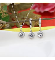 Beyaz Taşlı Minimal Anturaj Yuvarlak Gümüş Kolye Küpe Takım