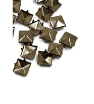 Süs Tırnaklı Antik Renk Çakma Kare Piramit 8 mm 20 Adet Metal Trok