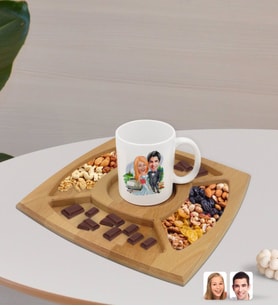BK Gift Kişiye Özel Evleniyoruz Karikatürlü Beyaz Kupa ve Doğal Masif Ahşap 4 Bölmeli Sunum Tabağı Çerezlik Hediye Seti-1