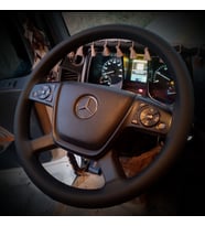 DİKİŞLİ DİREKSİYON KILIFI SİYAH DERİ SİYAH DİKİŞLİ MERCEDES YENİ TIR KAMYON İÇİN
