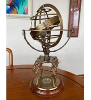 El Yapımı Ahşap Kaideli Tamamı Pirinçten Özel Üretim Retro Horoskop Küre Pusulalı