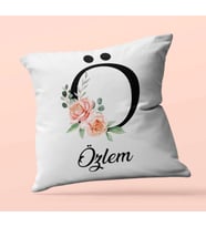 Kişiye Özel Ö Harfi Temalı Gül Tasarım Saten Kare Yastık (Beyaz)