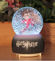 HARRY POTTER Kar Motorlu, Işıklı ve Müzikli Mega Boy Kar Küresi (Model 1)