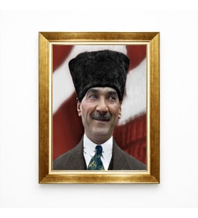Tablore Atatürk Portresi Lüks Gold Çerçeveli Tablo - Kalpaklı Özel Renklendirme Yağlı Boya Görünümlü Kanvas