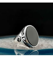 Ayyıldız Tasarımlı Siyah Oval Oniks Taşlı 925 Ayar Gümüş Yüzük