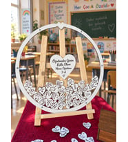Öğretmenler Gününe Özel Beyaz Yuvarlak Yazı Alanı Kalp Hatıra Anı Kutusu (50CM) Kalem ve Şövale Hediyeli