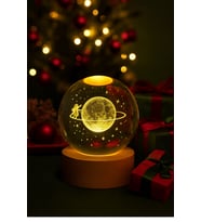 3D Satürn Kız Küre Kristal Led Gece Lambası – USB'li Ahşap Standlı LED Masa & Gece Lambası RGB