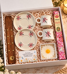 El Yapımı Tasarım Açık Pembe Çiçek Desenli 2 li Kahve fincanı & Mum & Tütsü Seti