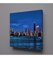 YÜKSEK BİNALAR VE DENİZ KANVAS TABLO 30x30cm (Karışık)