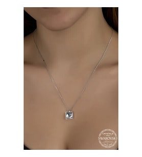 Crystal Taşlı Kare 925 Ayar Gümüş Kolye