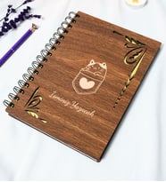 Kişiye Özel Kedi Desenli Ahşap Kapaklı Defter - Ajanda - İsme Özel - A5 60 Yaprak (120 SAYFA) Hediyelik (Gold)