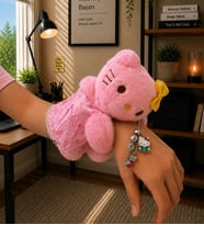 Pembe Kol'a Sarılan Kucaklayan Hello Kitty Oda Dekoratif Hediye