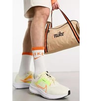 Nike Air Zoom Pegasus 40 Running Erkek Koşu & Antreman Spor Ayakkabısı (Krem)