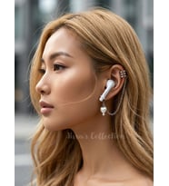 Bluetooth Kulaklık Kayıp Önleyici.Kulaklık Tutucu. Deliksiz Sıkıştırma Kıkırdak Küpe Fake Küpe. Beyaz Kalp Detaylı