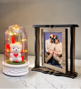 Kişiye Özel 2 Fotoğraflı Dönen Ahşap Çerçeve ve Beyaz Ayıcıklı LED Işıklı Fanus