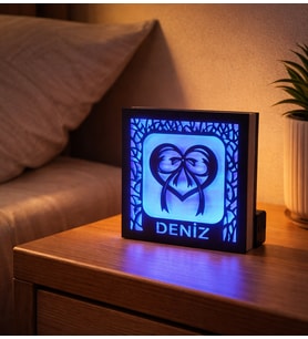 Dekoratif Kalpli Işıklı Çerçeve – Kişiye Özel Hediye ve Gece Lambası (Kristal Mavi)