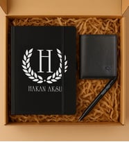 BK Gift Kişiye Özel İsimli Siyah Defter & Kalem & Garbalia Dortmund Hakiki Deri Cüzdan Hediye Seti-1  Babalar Günü Hediyesi, Erkeklere Özel Hediye